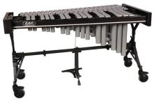 Vibraphone marca Adams modelo Solist VSWV31, 3.1 oct. (E3-F6), teclas de 50-38mm, estrutura Voyager, com motor