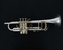 TROMPETE VICENT BACH MOD. STRADIVARIUS 37 - USADO, 5% desconto : Pgto. ‘a vista